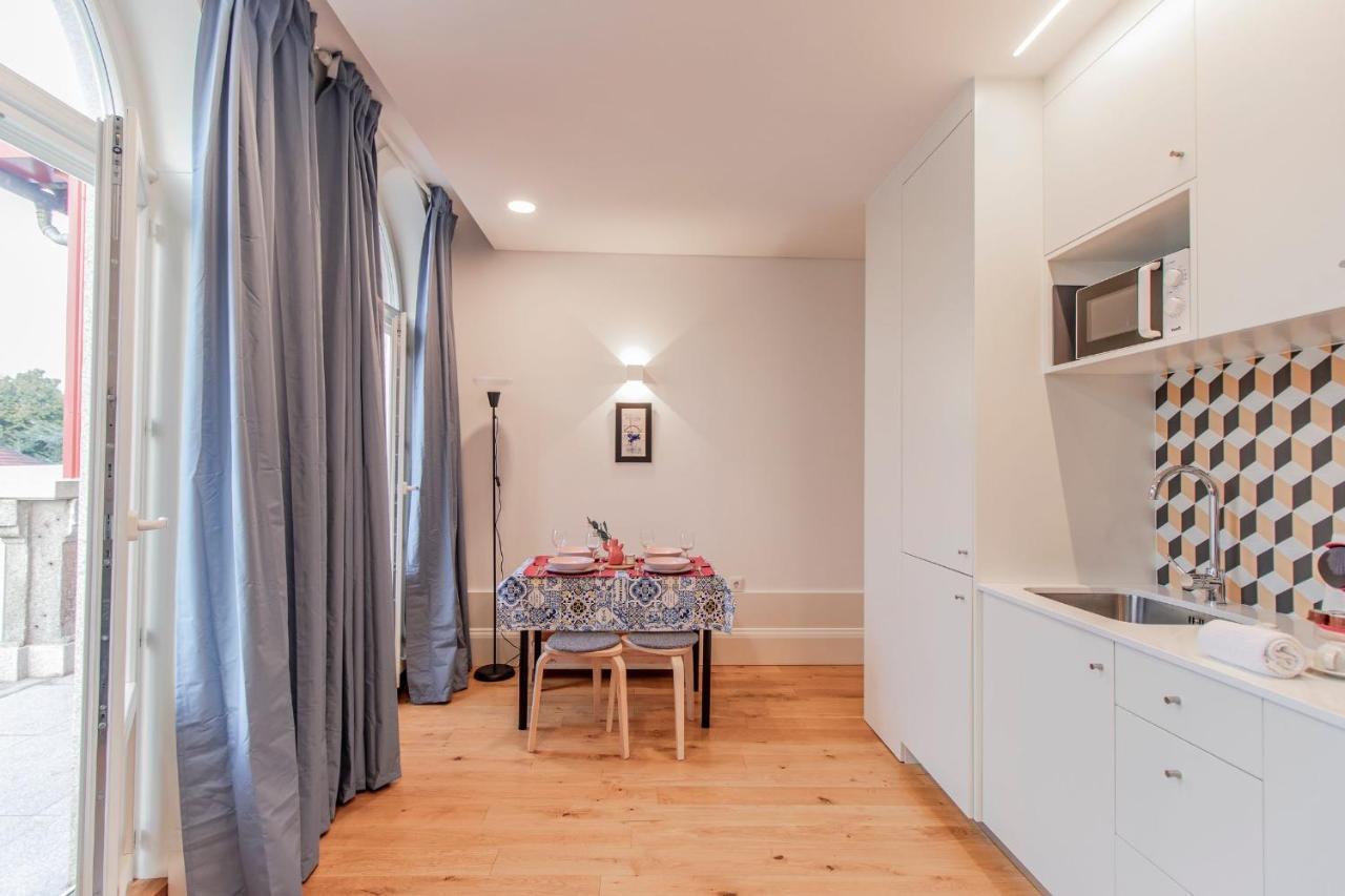 Sweet Studio Apartment W/ Big Balcony By Lovelystay Porto Zewnętrze zdjęcie
