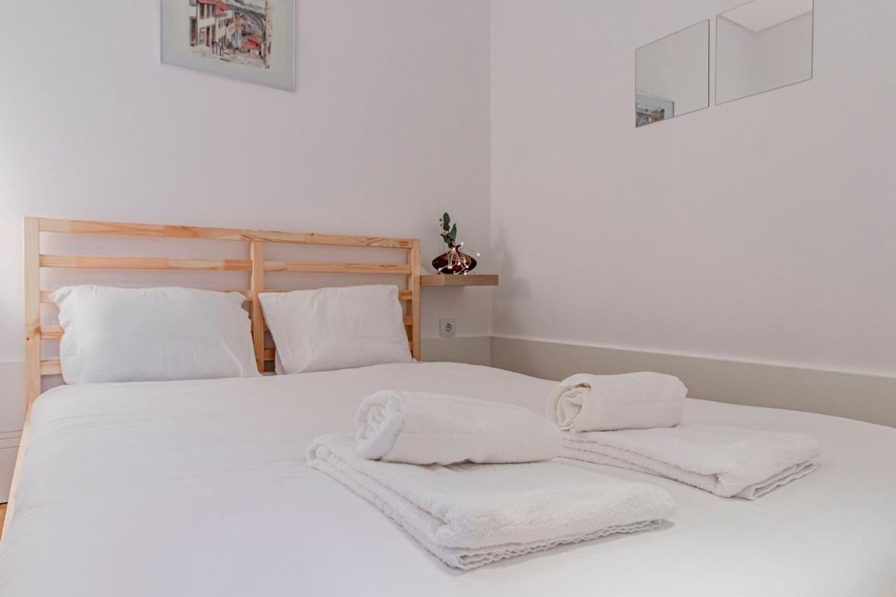 Sweet Studio Apartment W/ Big Balcony By Lovelystay Porto Zewnętrze zdjęcie